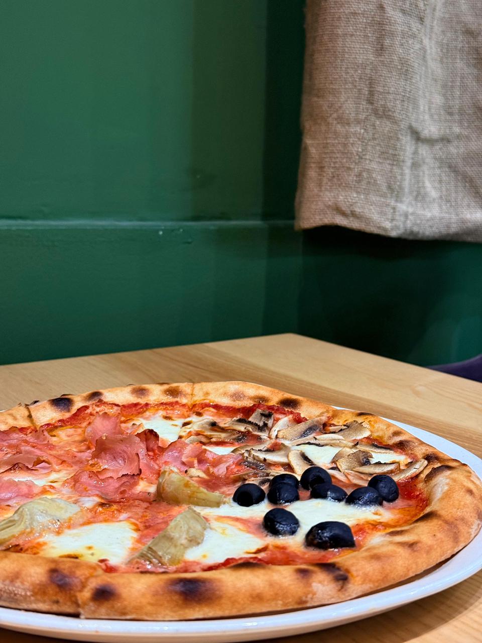 Pizza 4 Stinët